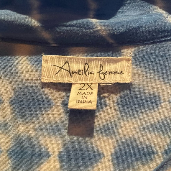 Blouse is a buttery soft blue and white tie-dye with roll up sleeves. - Picture 8 of 8